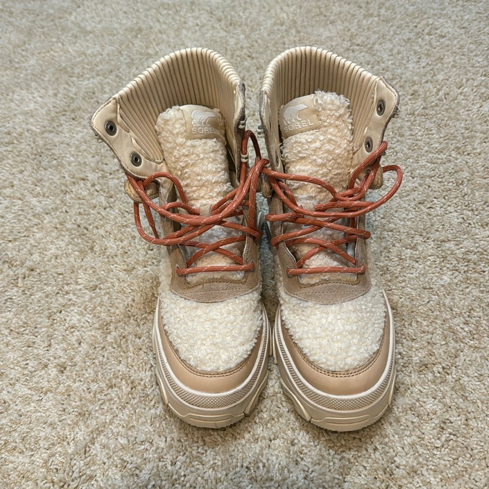 Sorel booties size 7.5